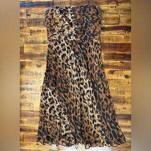 The Limited Strapless Leopard print dress. Womens sz 0 ✨
